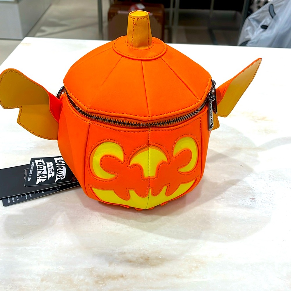 Brand new Lounge fly Disney stitch, figural pumpkin, Crossbody bag.